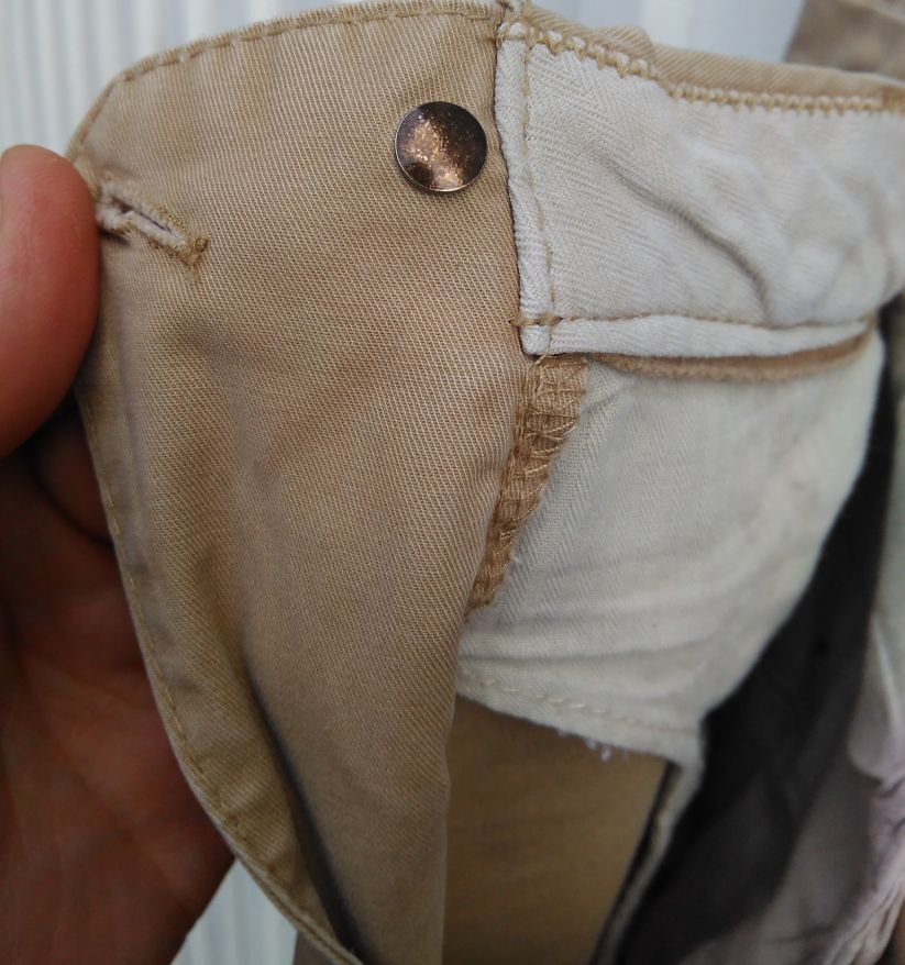 intérieur-pantalon-bouton